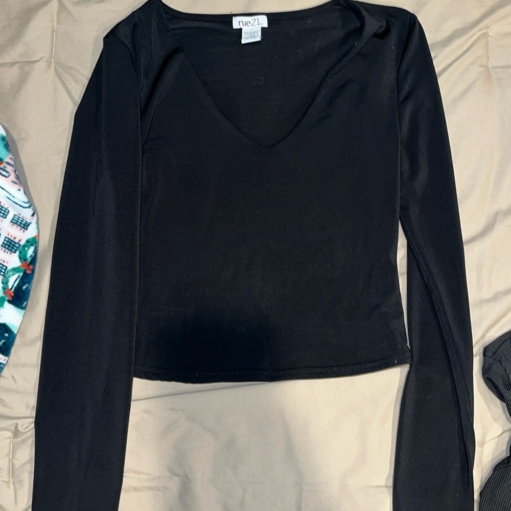 Black v neck Long sleeve